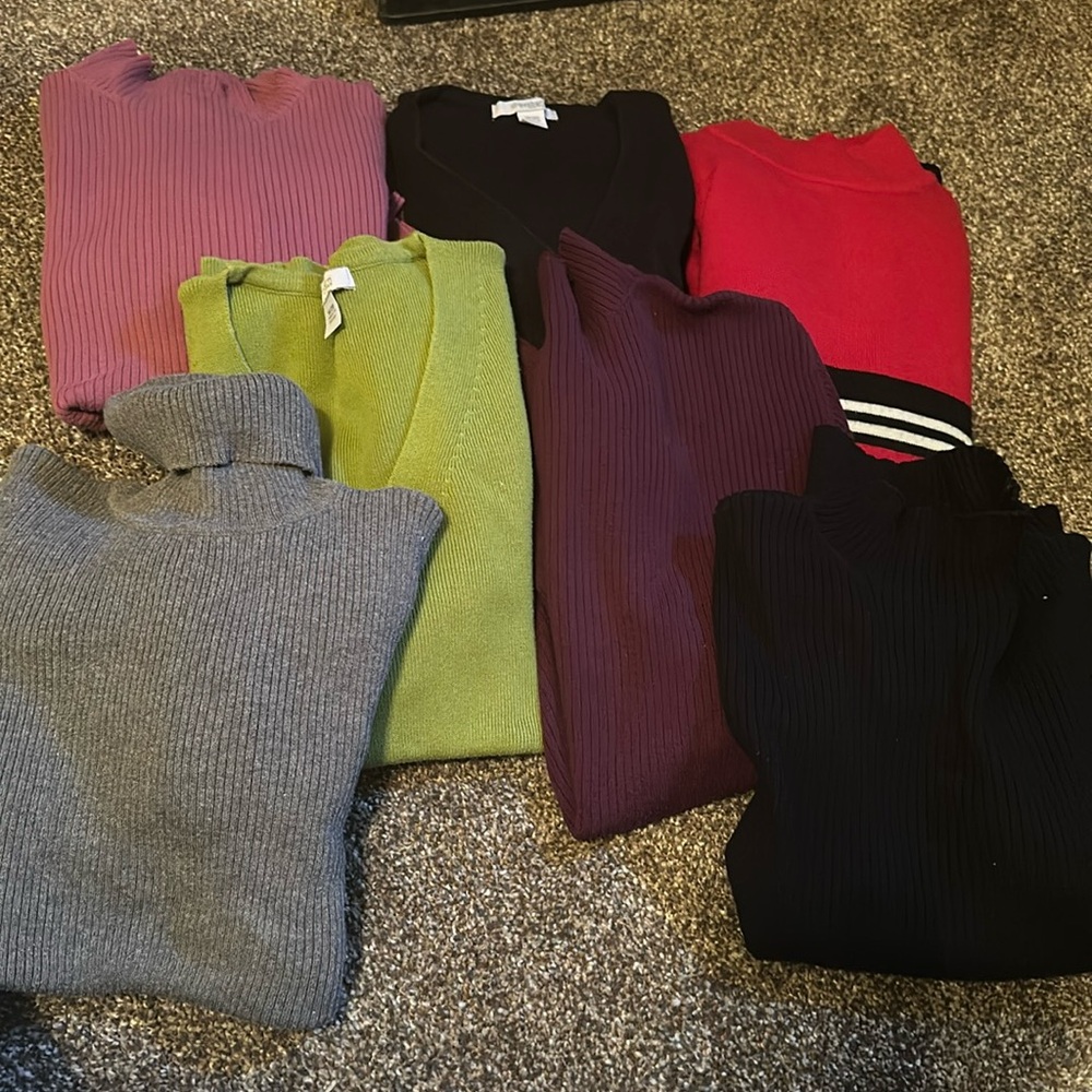 7 each - Like New - Women’s sweaters long sleeved